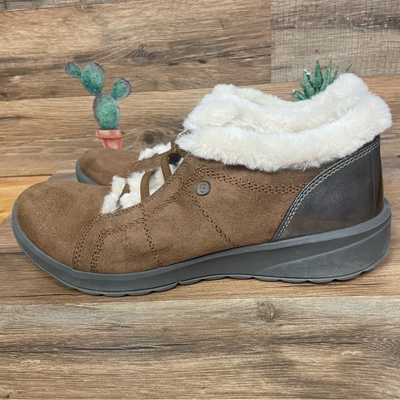 Bzees Golden Faux Fur Trim Washable Slip-on Booties women’s size 10 shoes - Picture 3 of 8